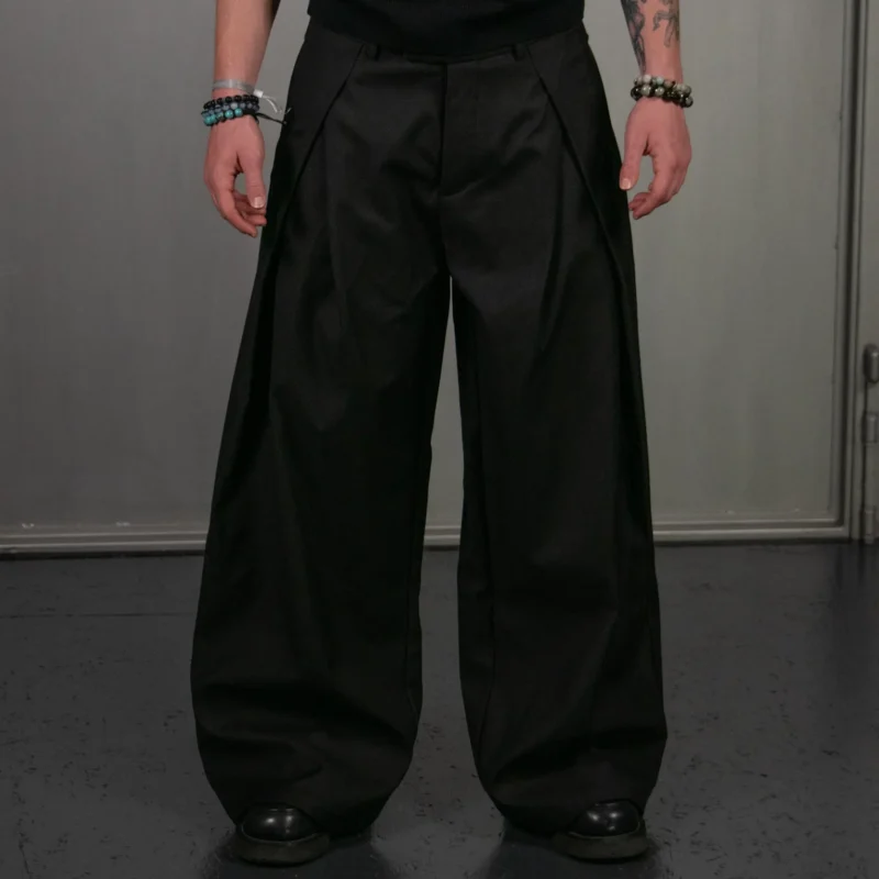 WIDE-LEG PLEATED TROUSERS