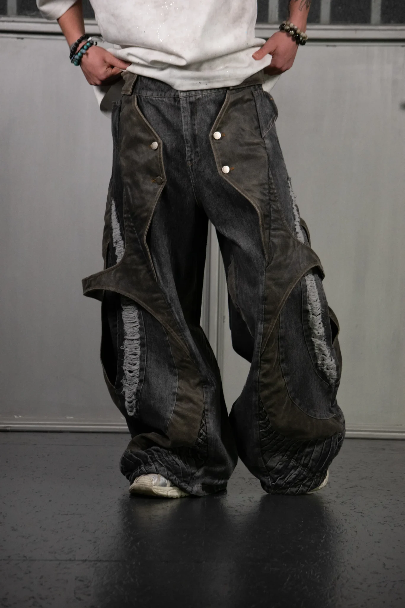 JEANS EROSIONE