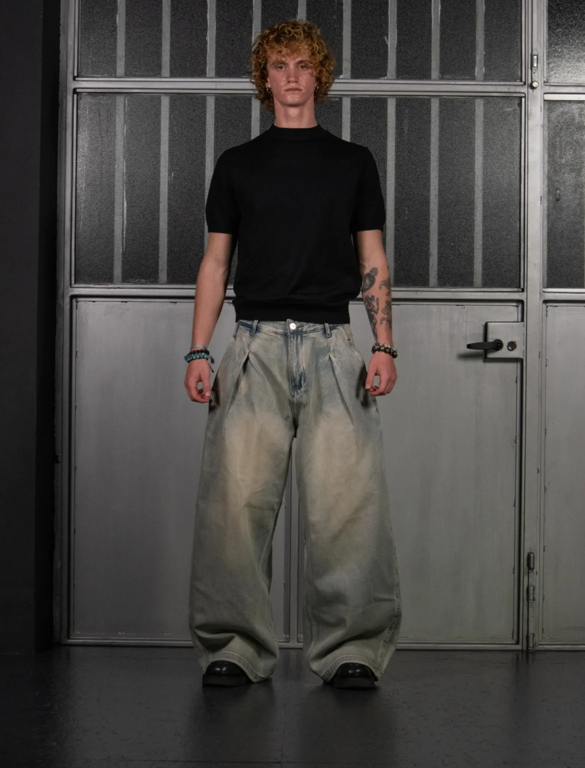 WIDE-LEG JEANS