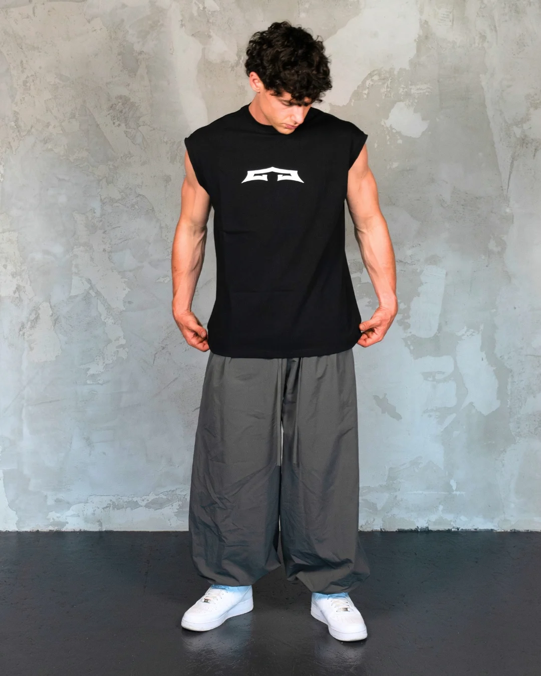Vanguard Sleeveless Tee BLACK