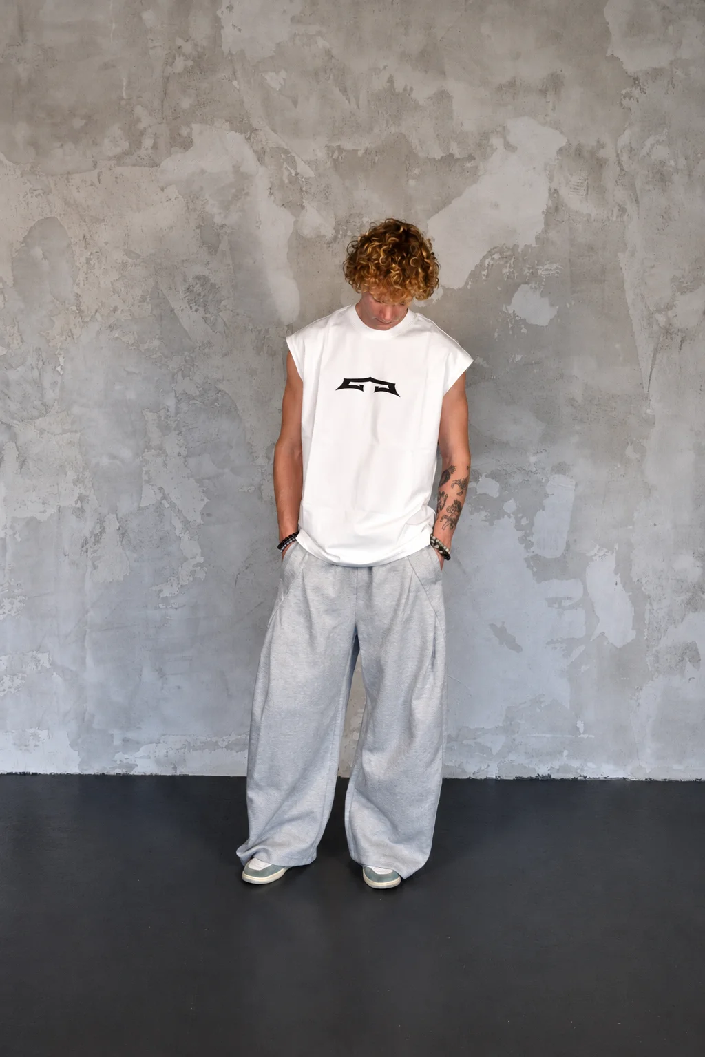 Vanguard Sleeveless Tee WHITE